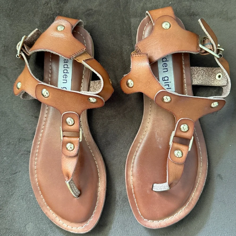Steve Madden Girl Sushi Thong Faux Leather Ankle Strap Studded Sandals sz7